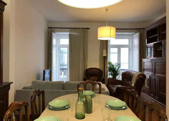 Apartment Charming 2 Bedroom - Bairro Alto, Principe Real